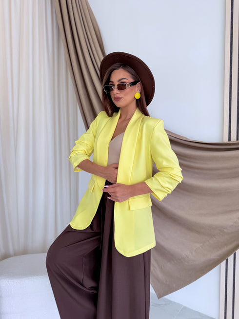 Light yellow, ONE SIZE jacket with gathered sleeves